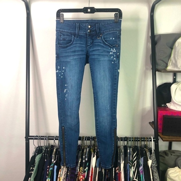 𝅺bebe Skinny Paint Splatter Ankle Jeans - Picture 1 of 8